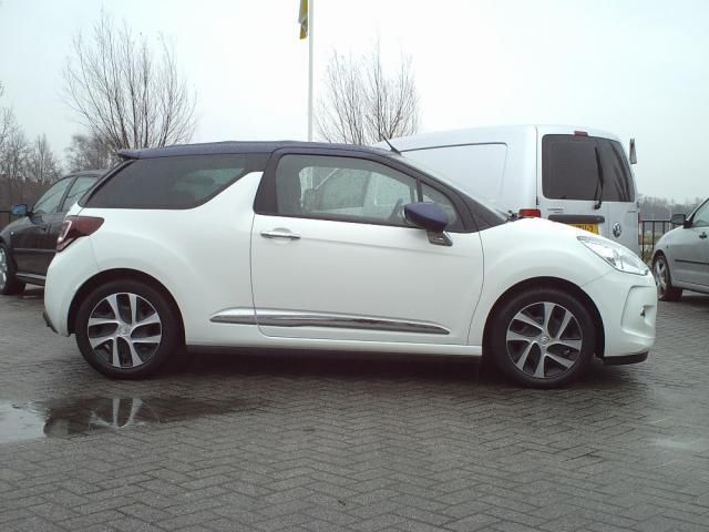 Citroen DS3 CABRIO 1.2 VTi 82 Chic Navi