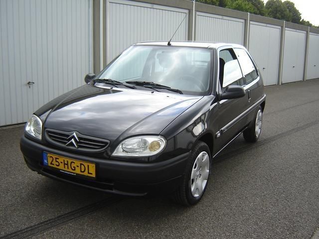 Citroen Saxo 1.1i ((BJ.2001)) Zwart Metallic Met Opties 