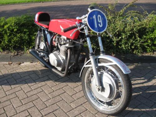 Classicracer. Honda CB 350. 2 Cyl.