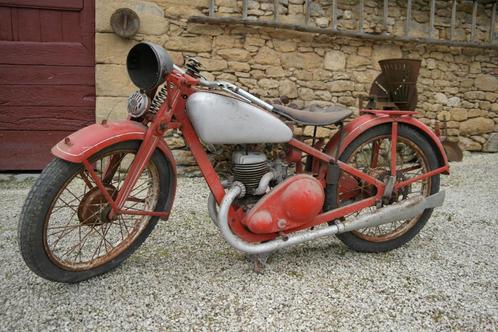 Collectie oldtimer JAWA motoren, oa 175 special uit 1936
