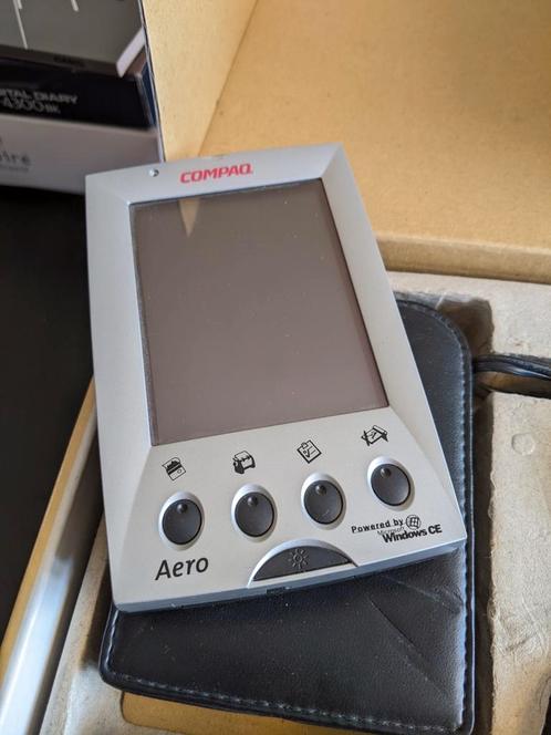 Compaq Aero 2100 colour palm-size pc