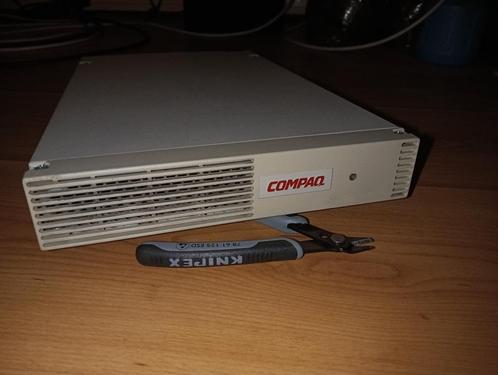 Compaq HUB1063 met 7x GBIC module