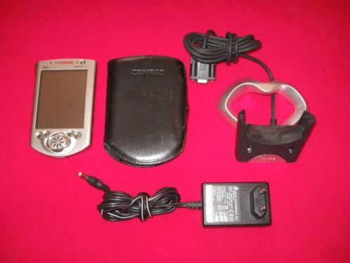 Compaq iPAQ pocket PC met hoes amp standaard. Werkt nog prima