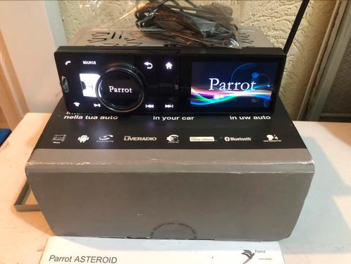 COMPLEET PARROT ASTEROID CLASSIC RADIO BLUETOOTH USB CARKIT