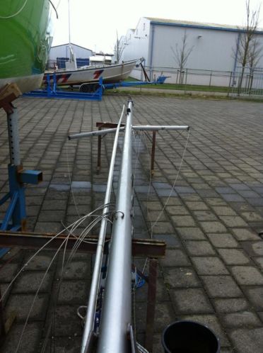 Complete aluminium mast ( alle toebehorenzeilen ) i.z.g.st