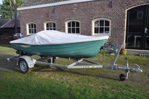 Complete boot met trailer en buitenboordmotor