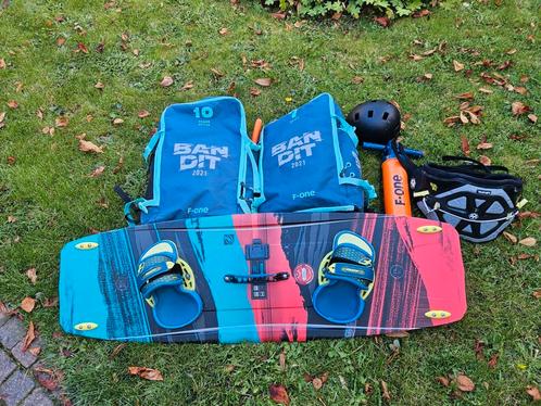 Complete F-One 2021 bandit set 7 amp 10 m2 carbon Trax board