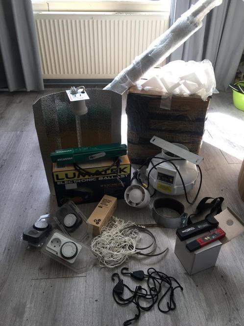 Complete kit for indoor gardening