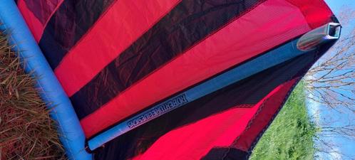 complete kitesurfuitrusting board  2 kites (79m)  harnas