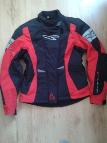 Complete motor kleding