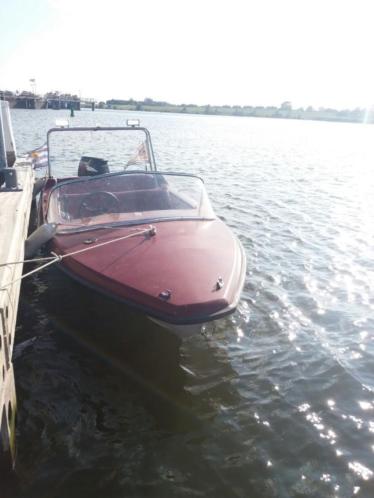 Complete speedboot met 9.9 pk bbm alles erop en met trailer