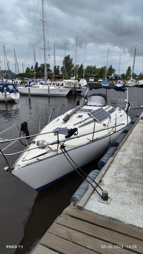 Conati Zeilboot 9,5 Mtr ligt in water in Friesland