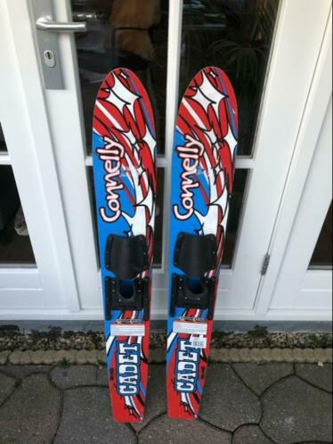Connelly Cadet waterskis