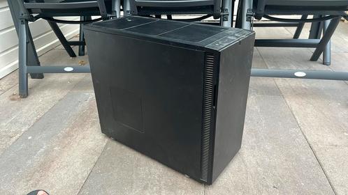 Core i7, 16gb, rtx1070, define kast,700watt voeding