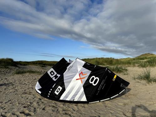 Core XR7 8m kite zwart, weinig gebruikt, zeer goede staat