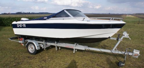 crestliner met buitenb.motor 40pk Johnson, kanteltrailer