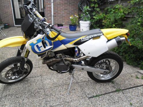 crossmotoren Suzuki 250 cc twee takt en Nitro 110 cc 4 takt.