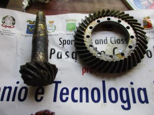 Crown wheel and pinion for Ferrari 400 