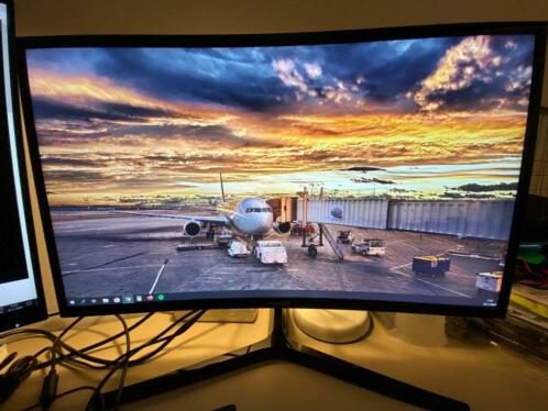 Curved monitor 27 inch, FullHD, Samsung C27F396FHU