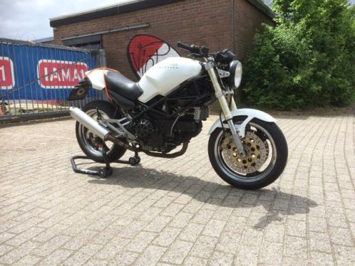 Custom Ducati Monster 900