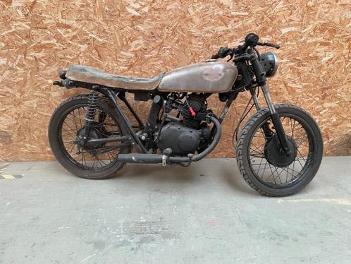 Custom Honda CB 125 - Classic