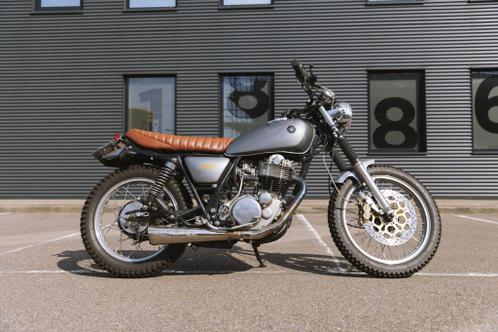 Customized Yamaha SR500 oldtimer scrambler 1978