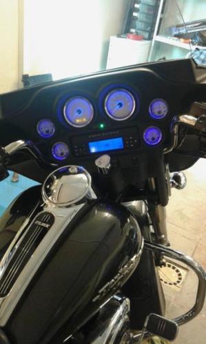 Customizing Harley km tellers en radios