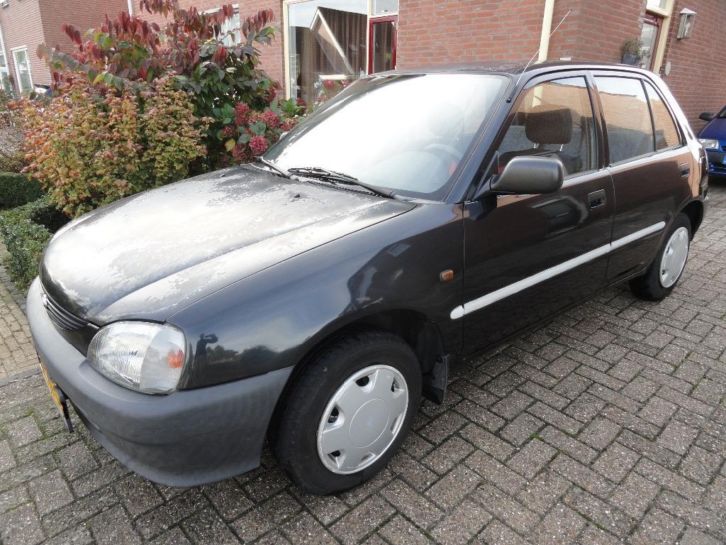 Daihatsu Charade 1.3 I 16V 1996 Zwart