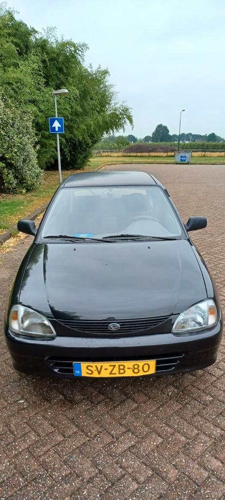 Daihatsu Charade 1.3 I 16V 1998 Zwart