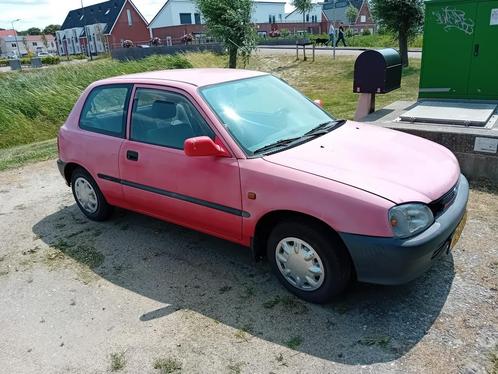 Daihatsu Charade 1.3 I 16V 1999 Rood Toyota starlet