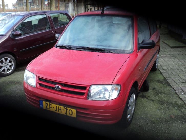 Daihatsu Cuore 1.0 1999 Rood