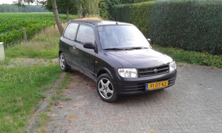 Daihatsu Cuore 1.0 1999 Zwart 