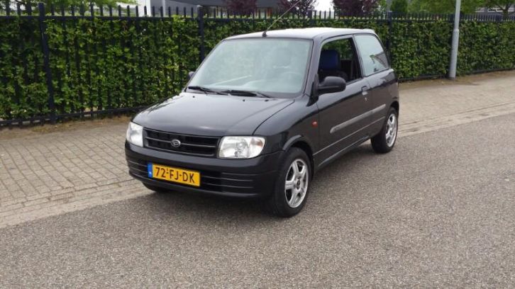 Daihatsu Cuore 1.0 2000 Zwart