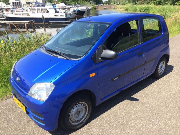 Daihatsu Cuore 1.0 3DR BJ2007 Blauw APK 06-2016 2 Zitter 