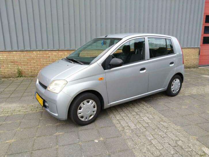 Daihatsu Cuore 1.0 5D 2004 Grijs nieuwe APK