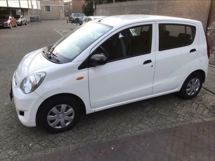 Daihatsu Cuore 1.0 5D 2008 lichte gebruikers sporen.