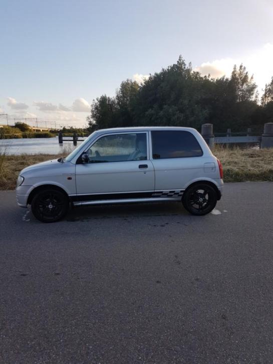 Daihatsu Cuore 1.0 AUT 2000 Grijs