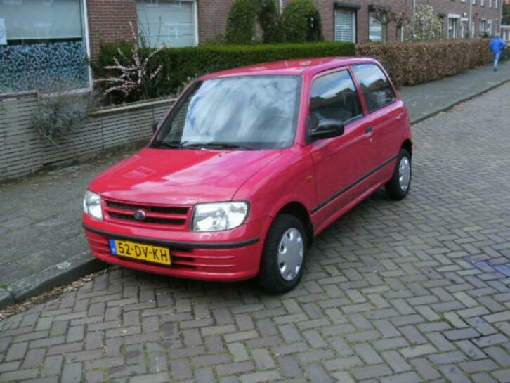 Daihatsu Cuore 1.0 AUT 2000 Rood