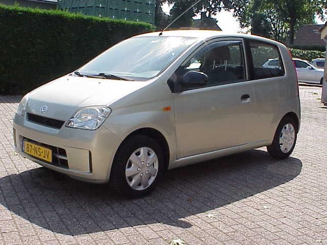Daihatsu Cuore 1.0 AUTOMAAT 2004 Beige