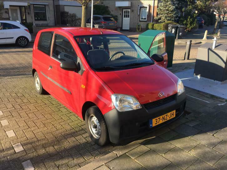Daihatsu Cuore 1.0 Osaka 3D 2004 Rood