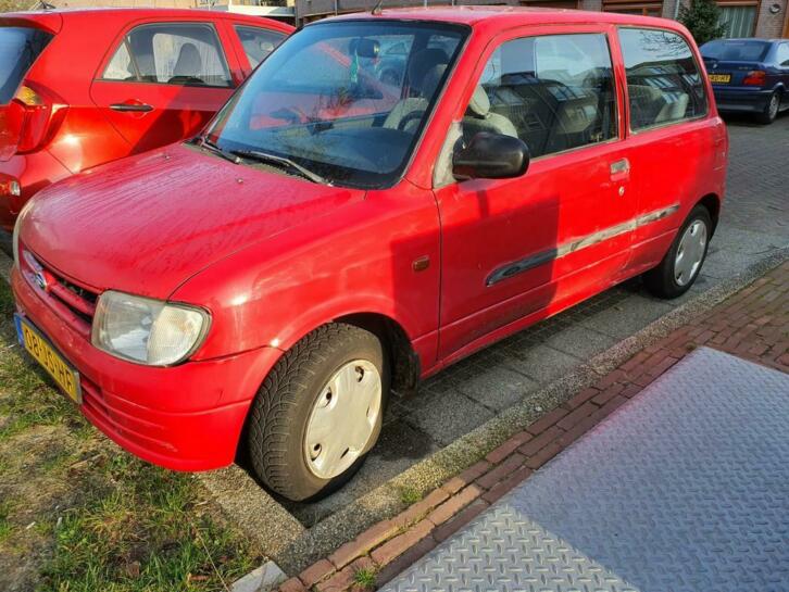 Daihatsu Cuore 1.0 STI 2002 Rood