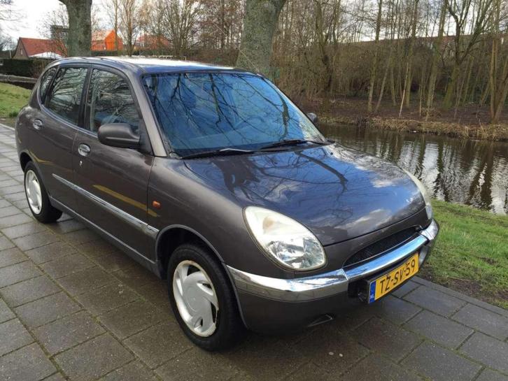 Daihatsu Sirion 1.0-12V 5 deurs Stuurbekr. NAP