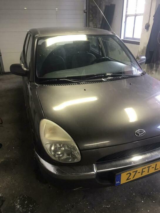 Daihatsu Sirion 1.0 2000 Grijs