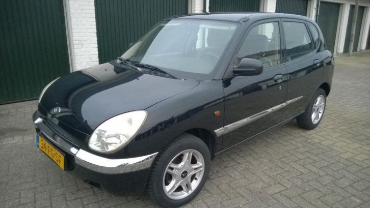 Daihatsu Sirion 1.0 2000 Zwart