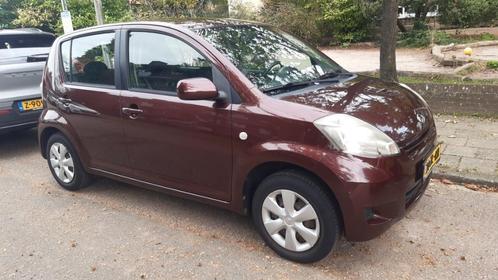 Daihatsu Sirion 1.0 51KW 2008 Rood