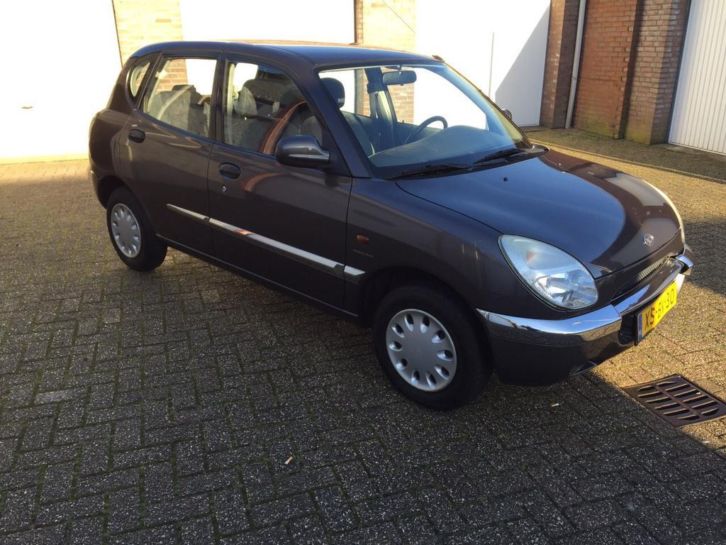 Daihatsu Sirion 1.0 AUT 1999 Grijs NW APK 14-1-16 NAP