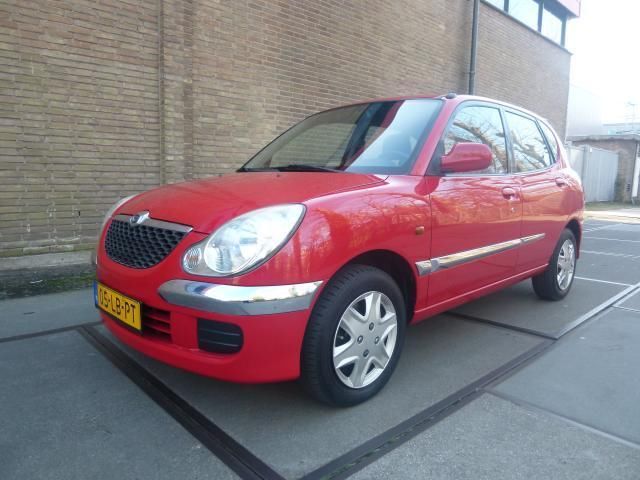 Daihatsu Sirion 1.0 RTi  airco  nieuw apk  stuurbekrachti