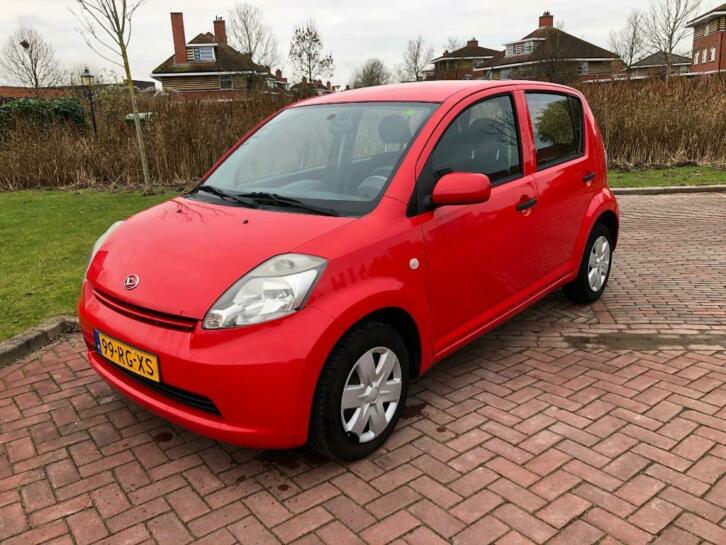 Daihatsu Sirion 1.3 2005 Rood zuinig apk gekeurd 5 versn.