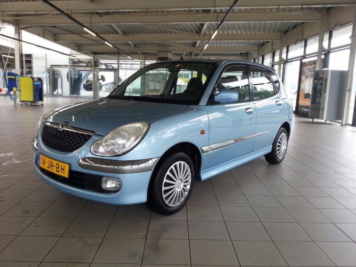 Daihatsu Sirion 1.3 VTR 2002 Blauw metallic.