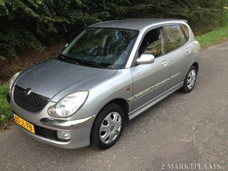 Daihatsu Sirion 1.3 VTR 2002 Grijs Nw APK 5 Deurs